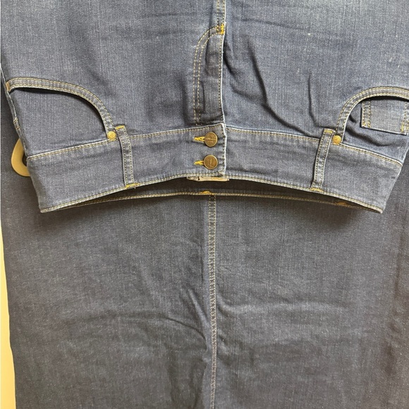 New way Denim - High-Rise Dark Blue Denim Skirt with Button-Front Waist Size 12/14